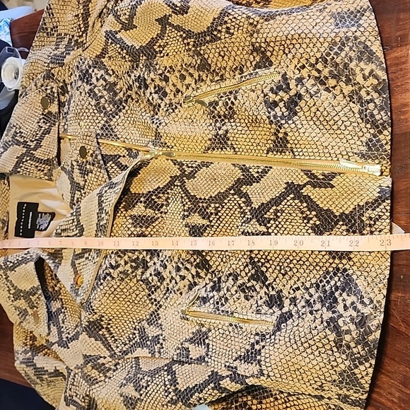 Doncaster collection 100% leather moto jacket. Size 8 - Picture 12 of 12